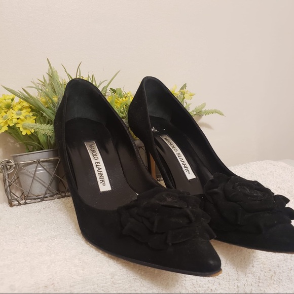 Manolo Blahnik Black Velvet Pumps - Picture 4 of 8